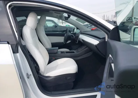 2021 Tesla Model Y Long Range Dual Motor All-Wheel Drive from USA, damaged, VIN 5YJYGDEE3MF240404